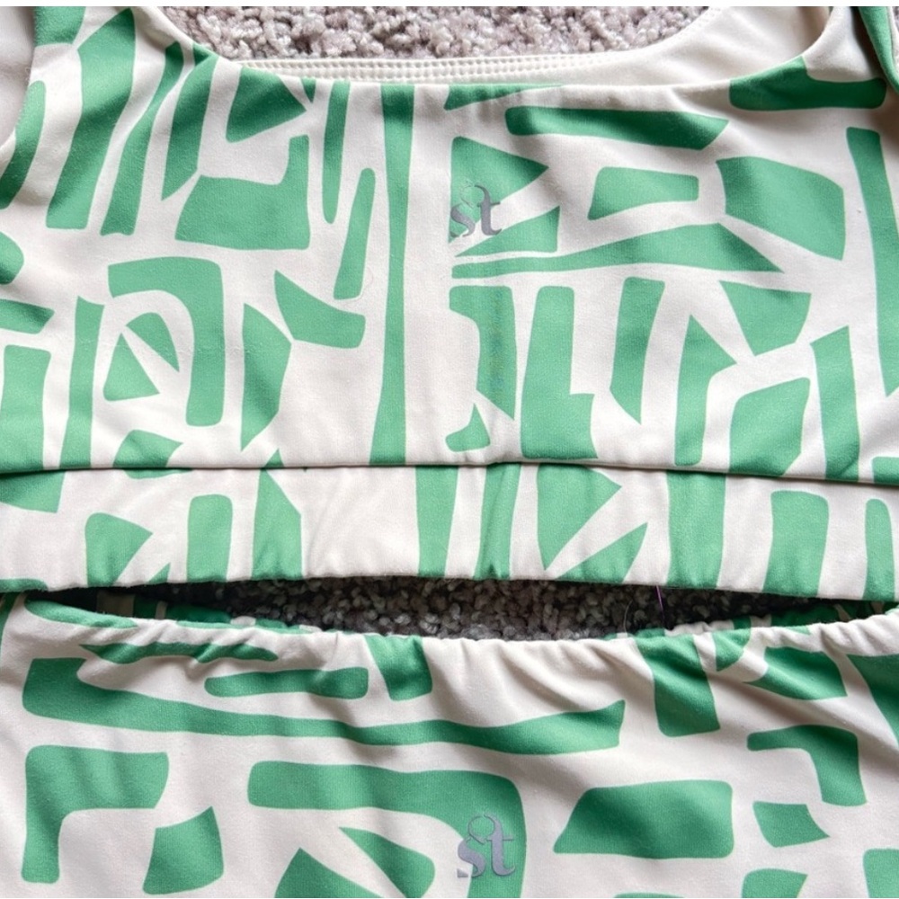 Strut-This Geometric Sports Bra - Picture 3 of 3